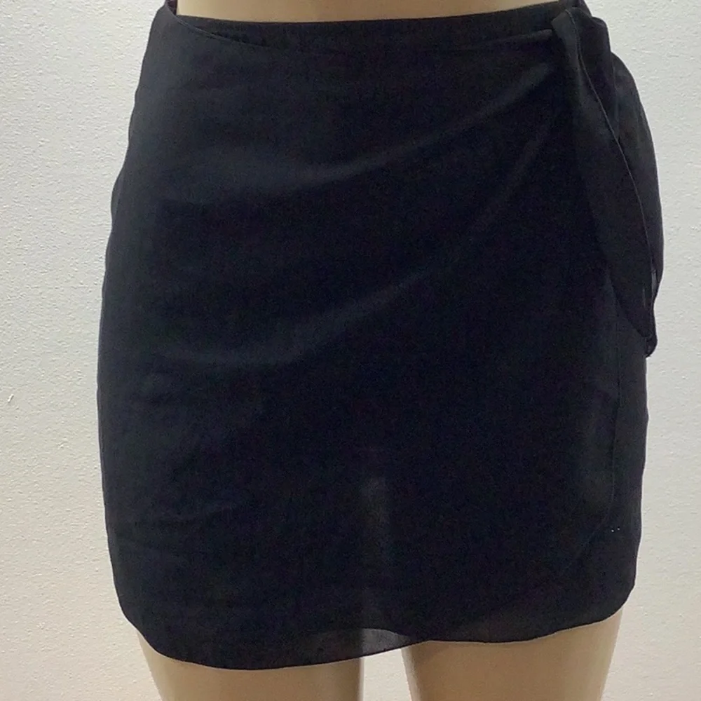 Zuliana Size Small Black Waist Tie Sarong Skirt. Made in USA. New With Tags